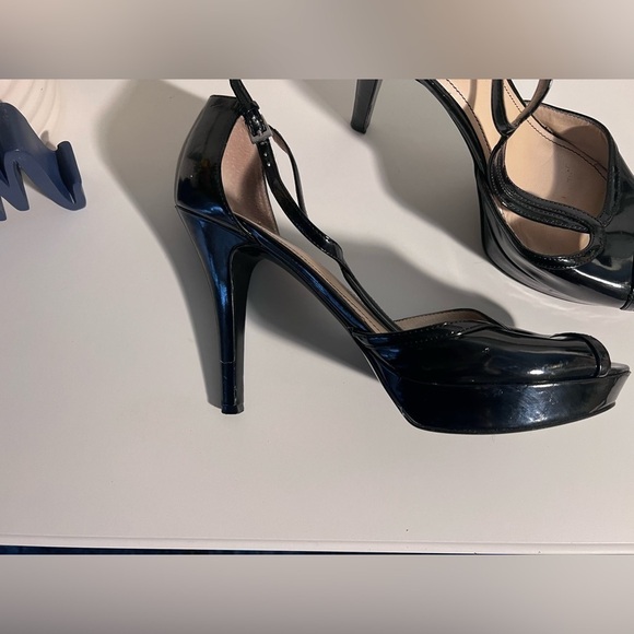 Marc Fisher Patent Leather Platform Heels (Size 10) - Picture 2 of 7